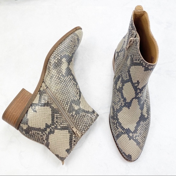 [Lucky Brand] Ankle Animal Print Leather Booties - Picture 3 of 6